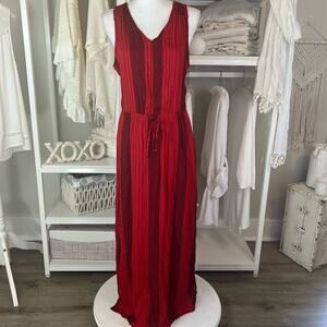 Universal Thread women's size Small Red Maxi Dress. Lagenlook beachy Item# 0980